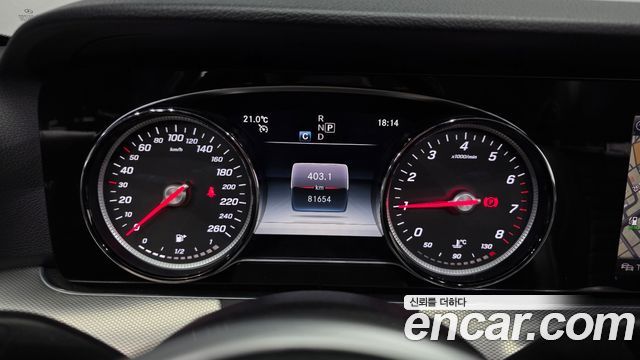 Mercedes-Benz E-Class 2019 — photo 11