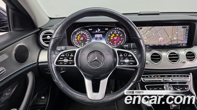 Mercedes-Benz E-Class 2019 — photo 19