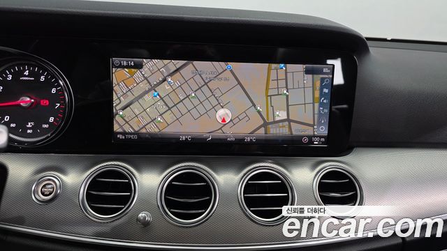 Mercedes-Benz E-Class 2019 — photo 20