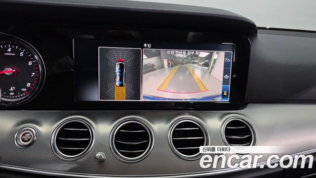 Mercedes-Benz E-Class 2019 — photo 21
