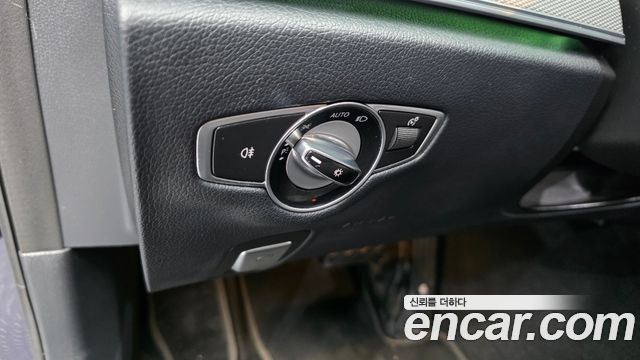 Mercedes-Benz E-Class 2019 — photo 27