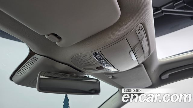 Mercedes-Benz E-Class 2019 — photo 31