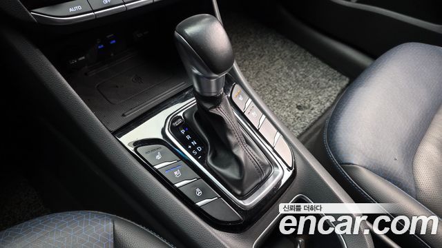 Hyundai Ioniq 2016 — photo 12