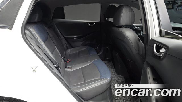 Hyundai Ioniq 2016 — photo 18
