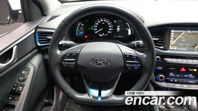 Hyundai Ioniq 2016 — photo 19