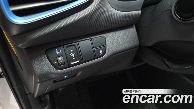 Hyundai Ioniq 2016 — photo 27