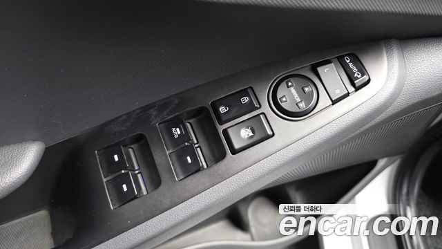 Hyundai Ioniq 2016 — photo 28