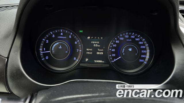 Hyundai Grandeur 2015 — photo 11