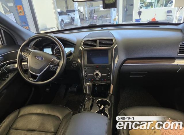 Ford Explorer 2019 — photo 3