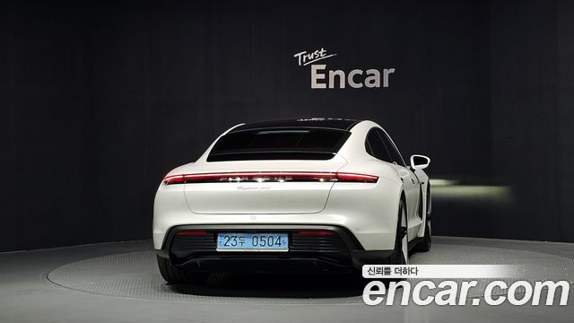 Porsche Taycan 2021 — photo 4