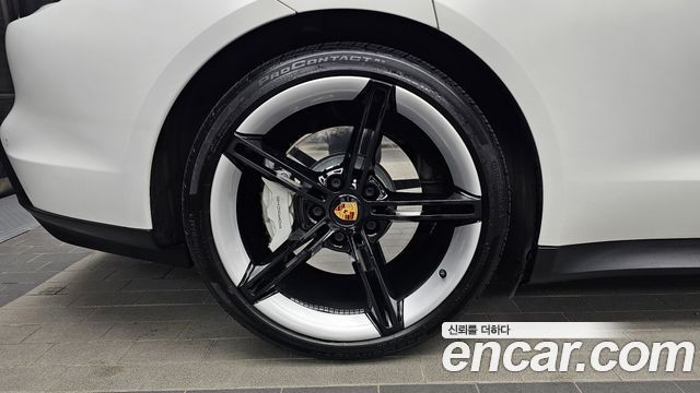 Porsche Taycan 2021 — photo 5