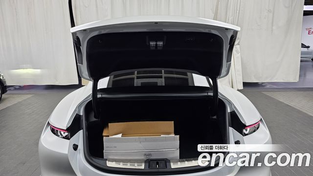 Porsche Taycan 2021 — photo 25