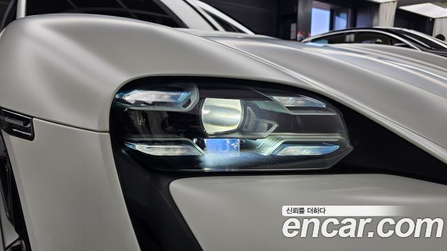 Porsche Taycan 2021 — photo 8