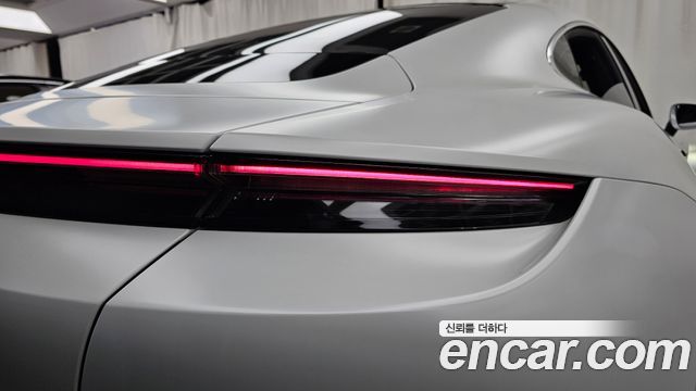 Porsche Taycan 2021 — photo 9