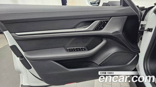 Porsche Taycan 2021 — photo 14