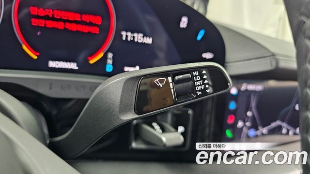 Porsche Taycan 2021 — photo 30