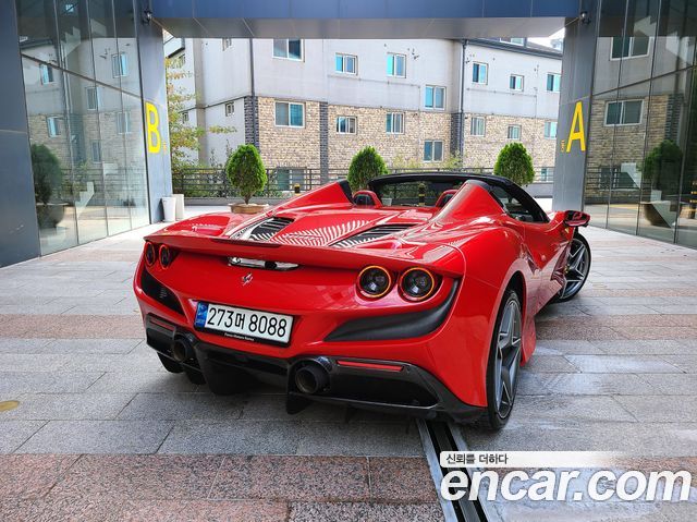Ferrari F8 2021 — photo 3