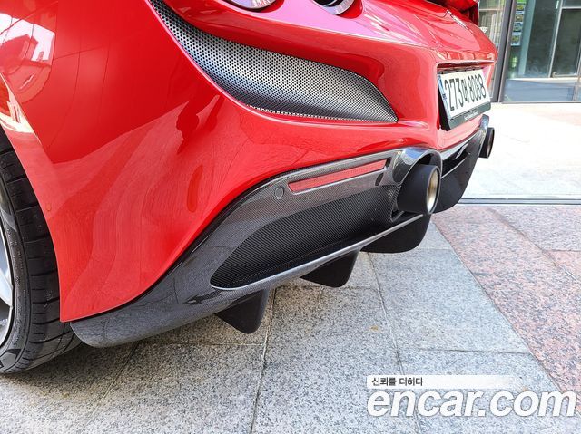 Ferrari F8 2021 — photo 15