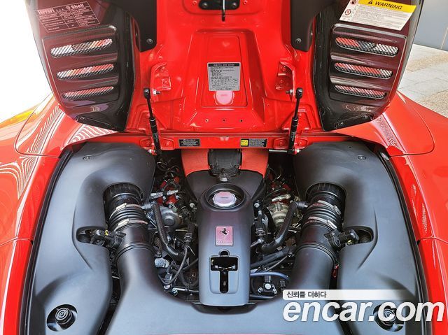 Ferrari F8 2021 — photo 17
