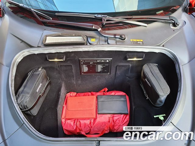 Ferrari F8 2021 — photo 18