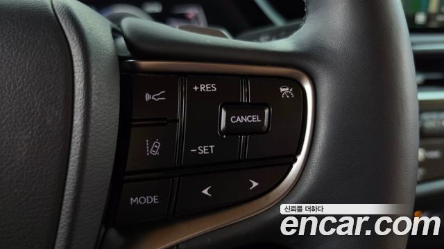 Lexus ES 2024 — photo 17