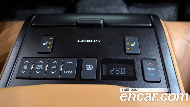 Lexus ES 2024 — photo 19