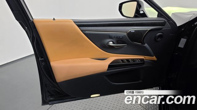 Lexus ES 2024 — photo 23