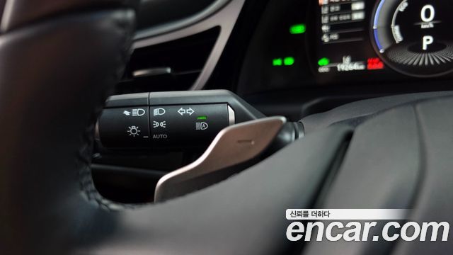 Lexus ES 2024 — photo 28