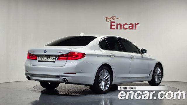BMW 5-Series 2020 — photo 2