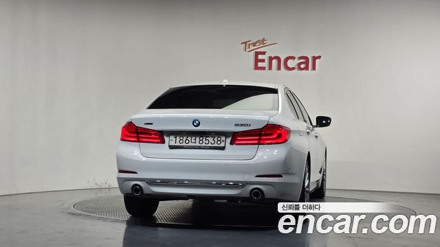 BMW 5-Series 2020 — photo 4