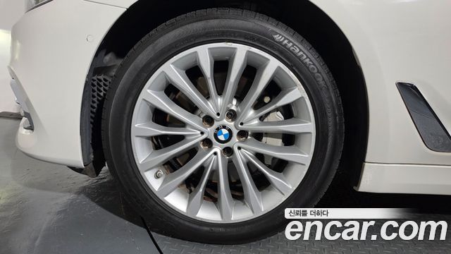 BMW 5-Series 2020 — photo 5
