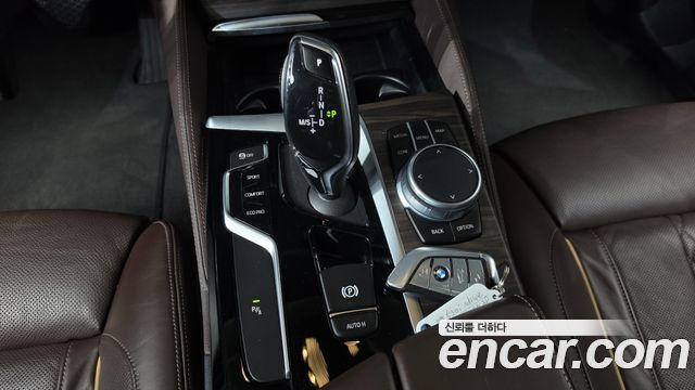 BMW 5-Series 2020 — photo 12
