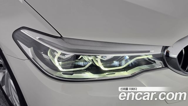 BMW 5-Series 2020 — photo 8