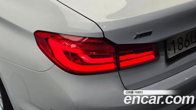 BMW 5-Series 2020 — photo 9