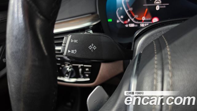 BMW 5-Series 2020 — photo 27