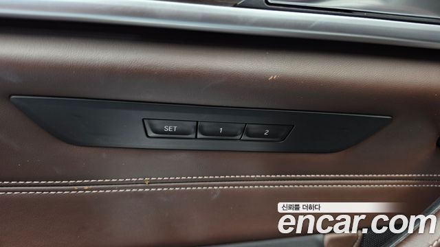 BMW 5-Series 2020 — photo 30