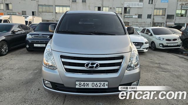 Hyundai Starex 2018 — photo 2