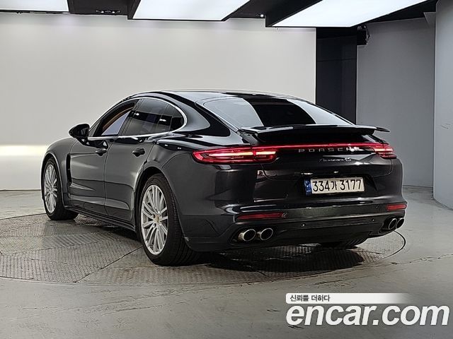 Porsche Panamera 2018 — photo 3