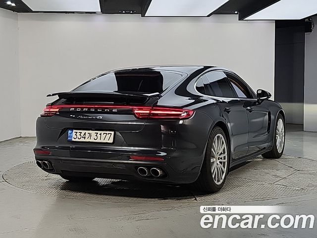 Porsche Panamera 2018 — photo 4