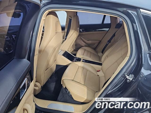 Porsche Panamera 2018 — photo 12