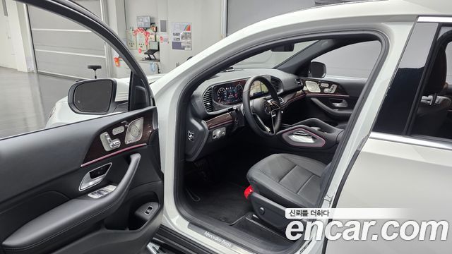 Mercedes-Benz GLE-Class 2026 — photo 13
