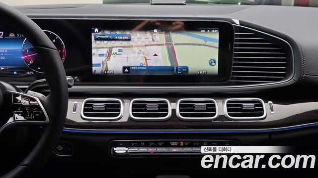 Mercedes-Benz GLE-Class 2026 — photo 18