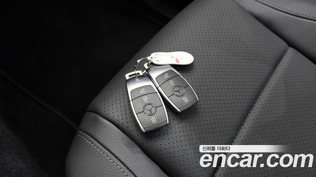 Mercedes-Benz GLE-Class 2026 — photo 22