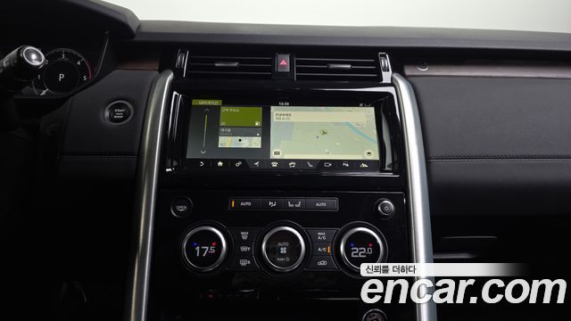 Land Rover Discovery 2018 — photo 20