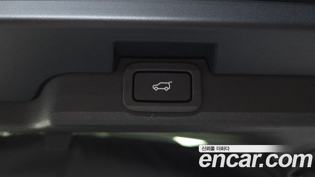 Land Rover Discovery 2018 — photo 29