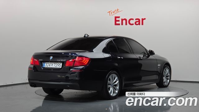 BMW 5-Series 2016 — photo 2