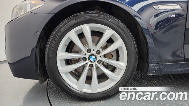 BMW 5-Series 2016 — photo 5
