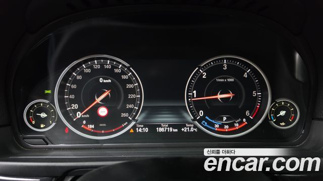 BMW 5-Series 2016 — photo 8