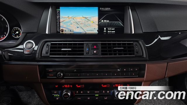 BMW 5-Series 2016 — photo 12