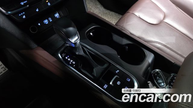 Hyundai Santafe 2019 — photo 12